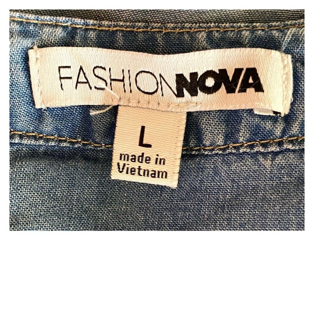 Fashion Nova Water Under The Bridge Chambray Button Front Romper Size Large - Picture 7 of 8